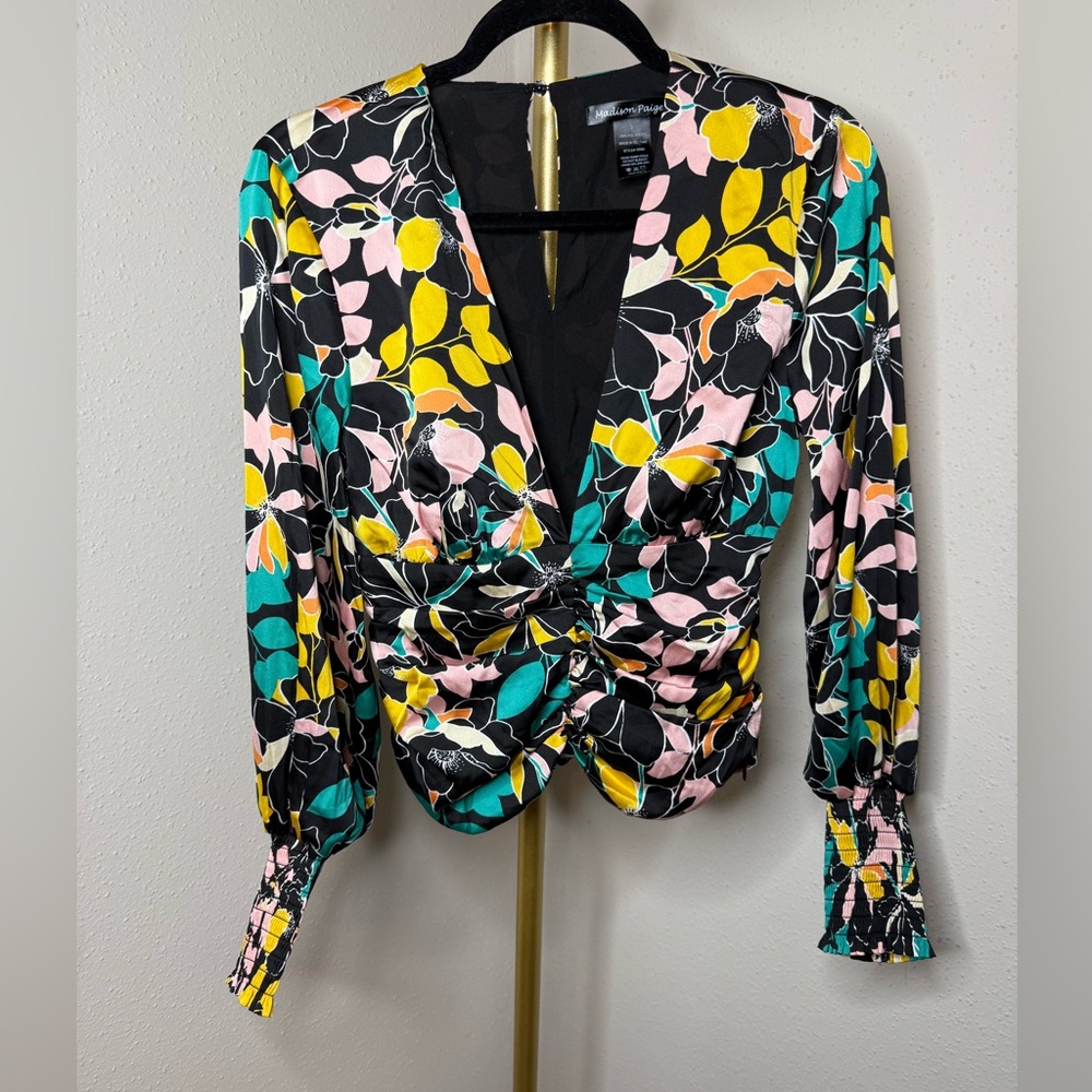 Madison Paige V Neck Colorful blouse